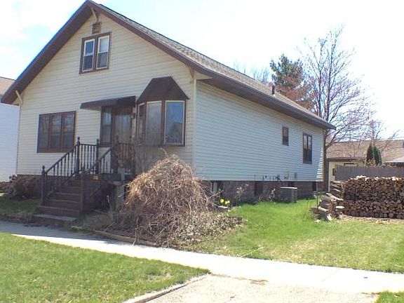 2nd image of 208 Elliott Ave