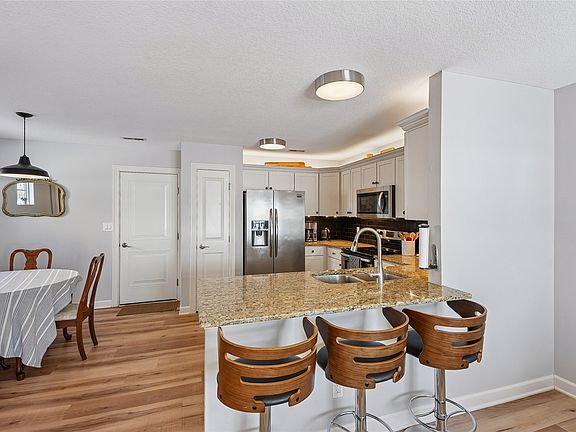 5th image of 10022 Agate Ln