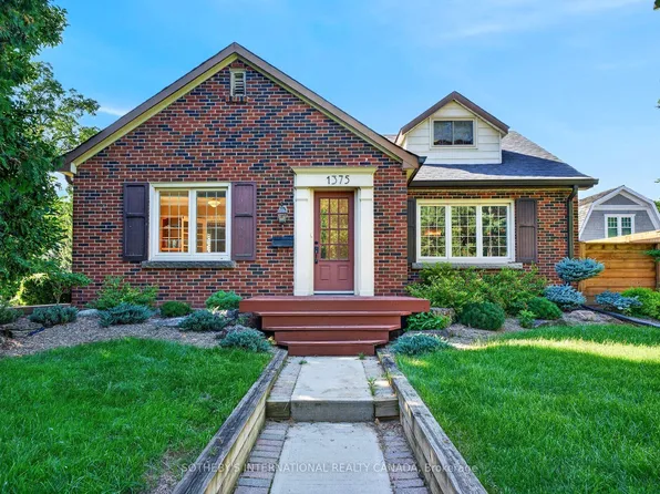 1375 Caroline St, Burlington, ON L7S 1H5