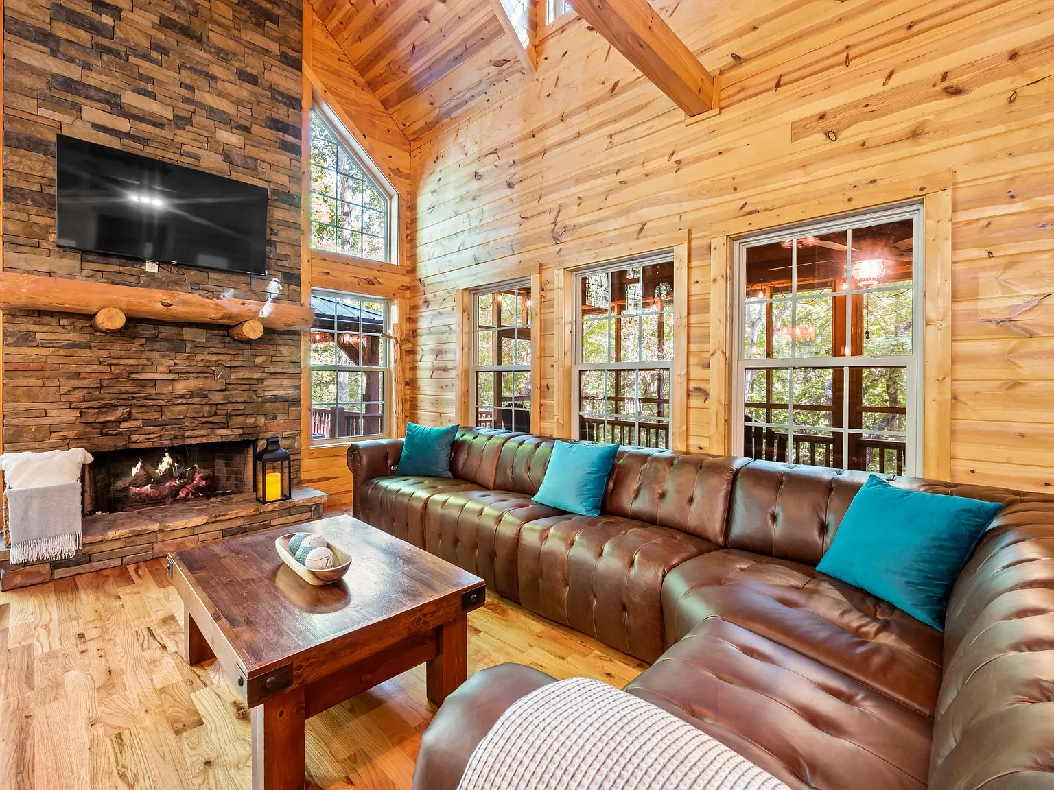 165 Sequoia Trce — Photo 2