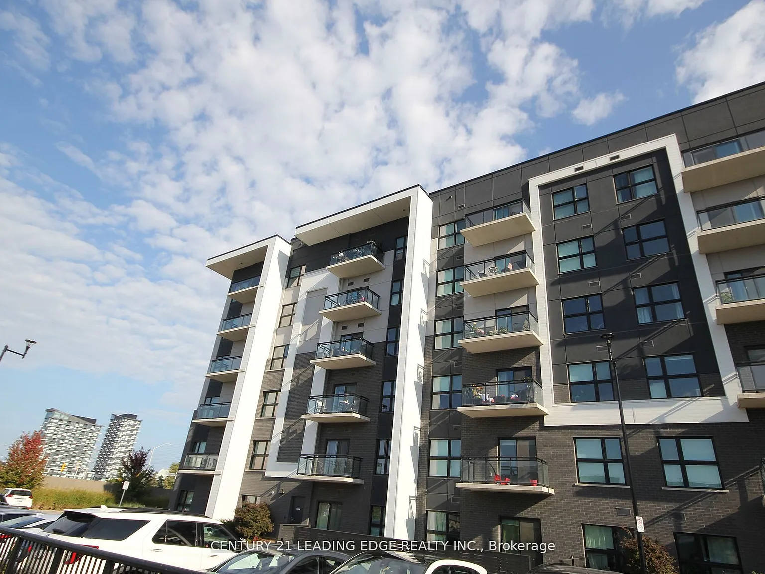 128 Grovewood Cmn — Photo 1