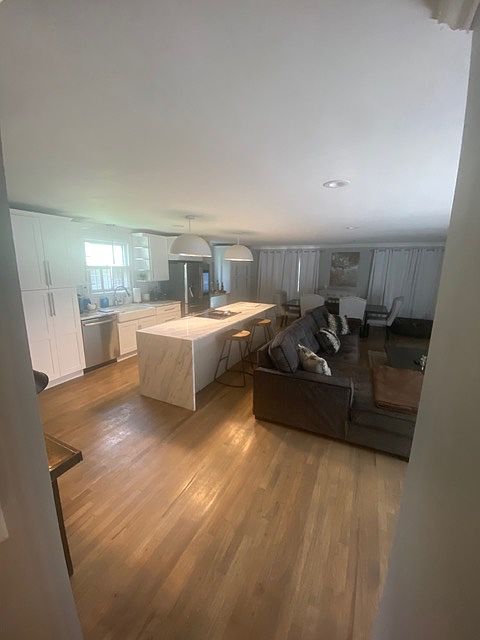 1st image of 802 Lynn Dr