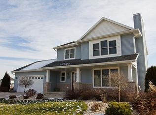 725 Hoel Ave, Stoughton, WI 53589