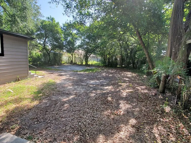 3805 N Whittier St — Photo 3