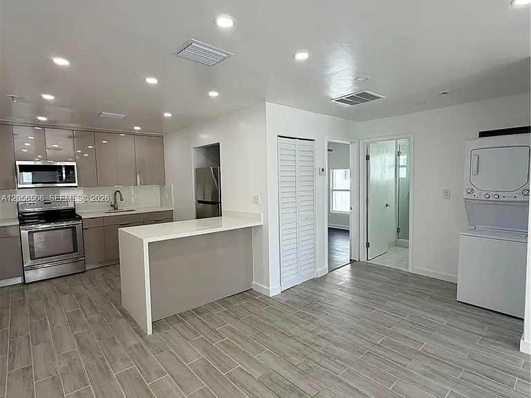 6131 Coral Way — Photo 3