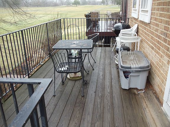Deck w/ Metal Rails 