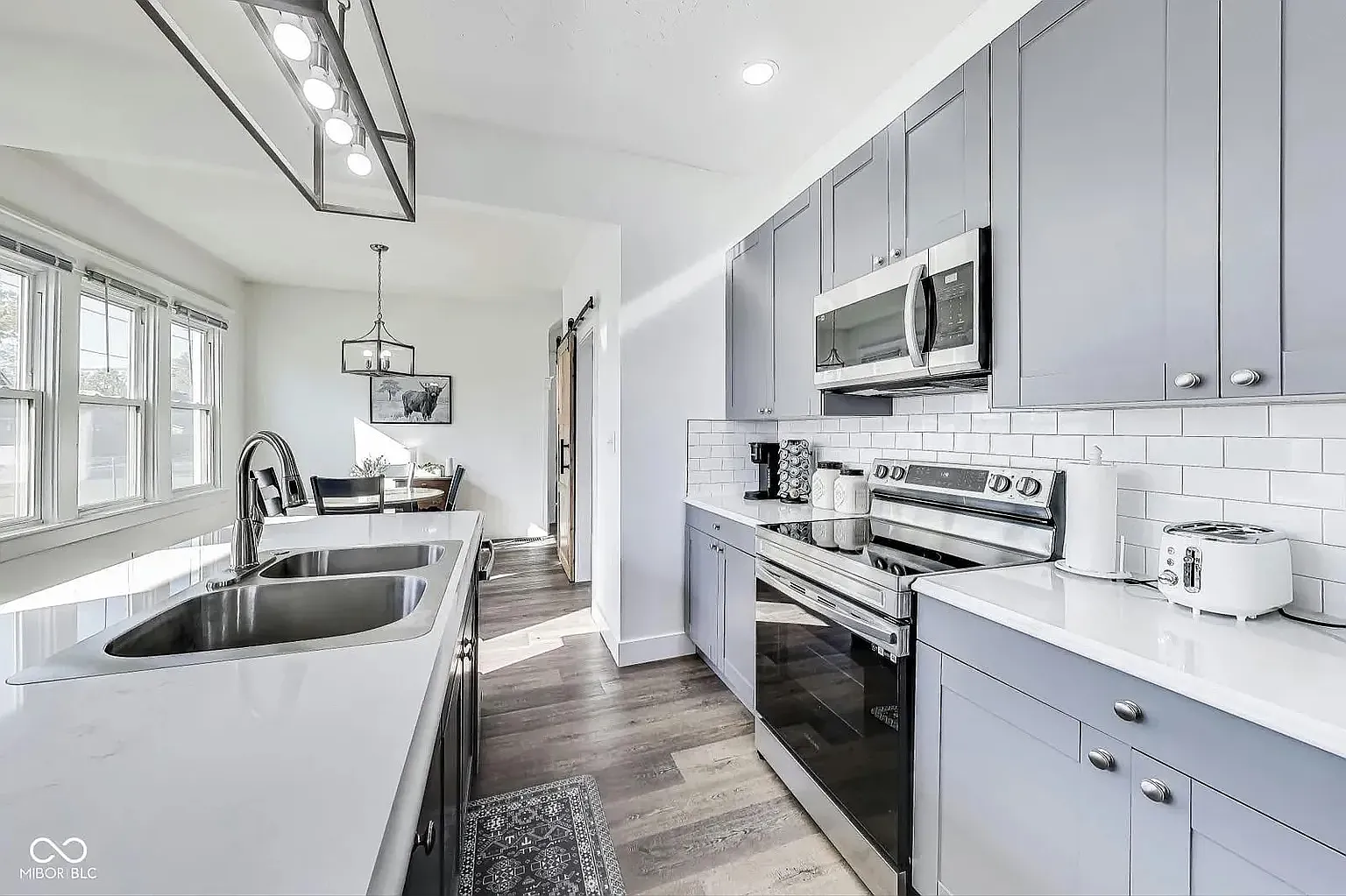 3 bed, 1.5 bath, 1383 sqft, $1,700 — Photo 4