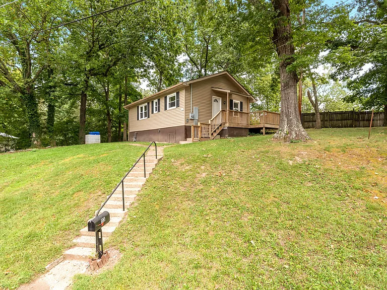 113 Wakeman Ln — Photo 3
