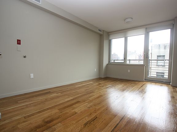 5th image of 170 E 112th St APT 5B