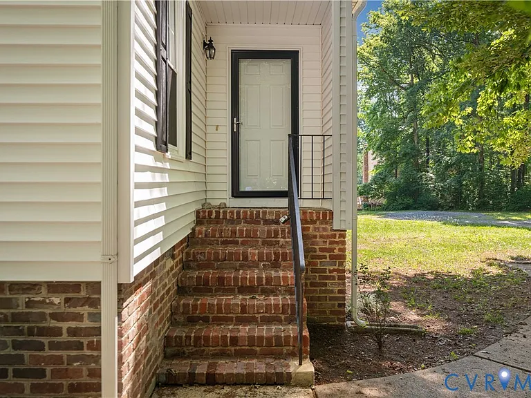1704 Taft Pl #B — Photo 3