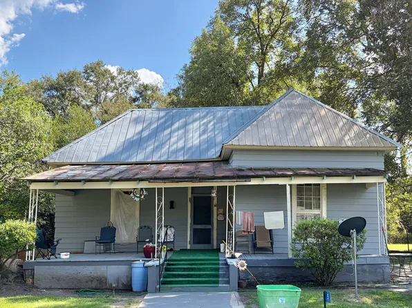 5 E McDuffie St, Hawkinsville, GA 31036