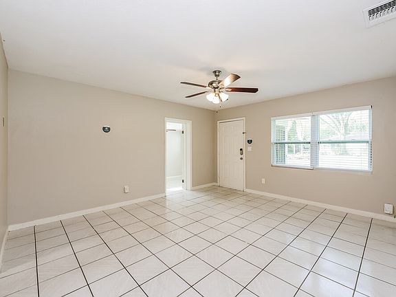 4th image of 1511 E Shadowlawn Ave