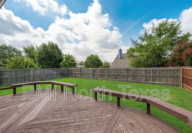 9705 Meadow Rue Dr — Photo 20