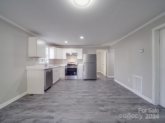 4th image of 1607 W McFarland Ave