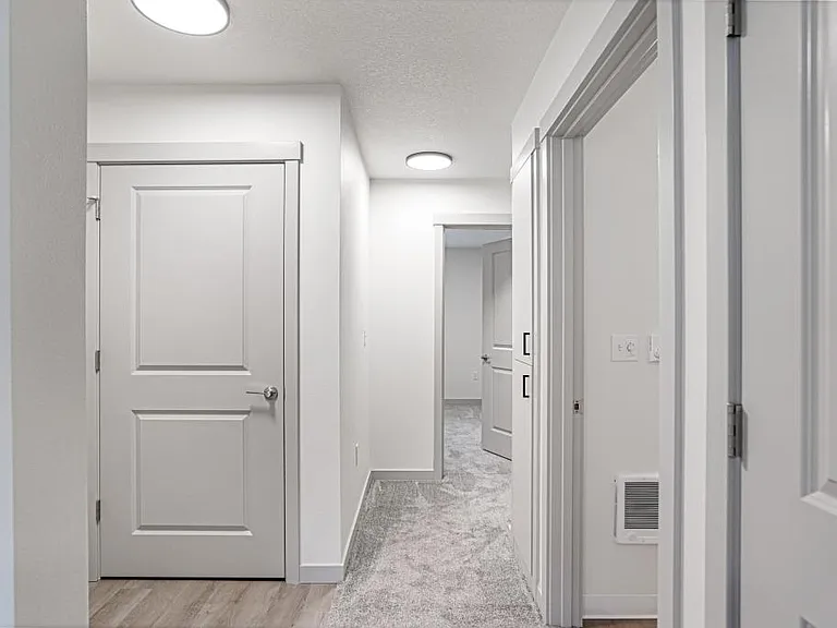 110 SW 7th St — Photo 24