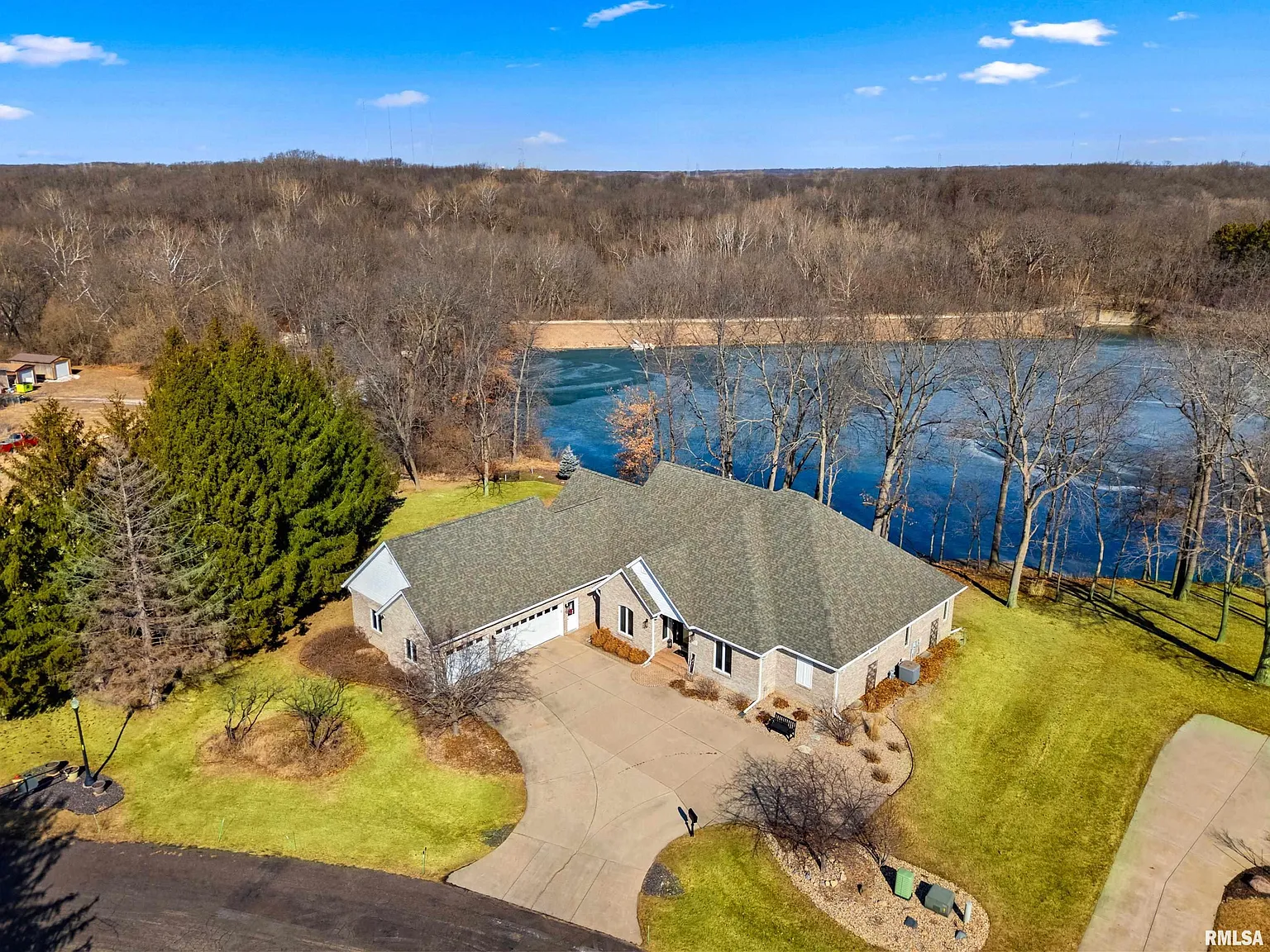 1828 Winged Foot Dr photo 1