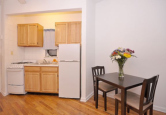 2nd image of 205 E 89th St APT 4B