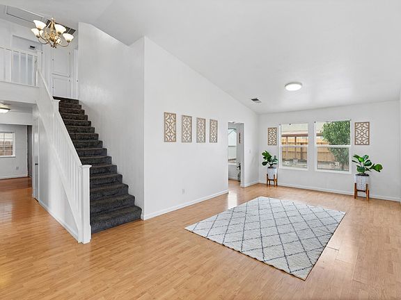 5th image of 13740 Peridot St