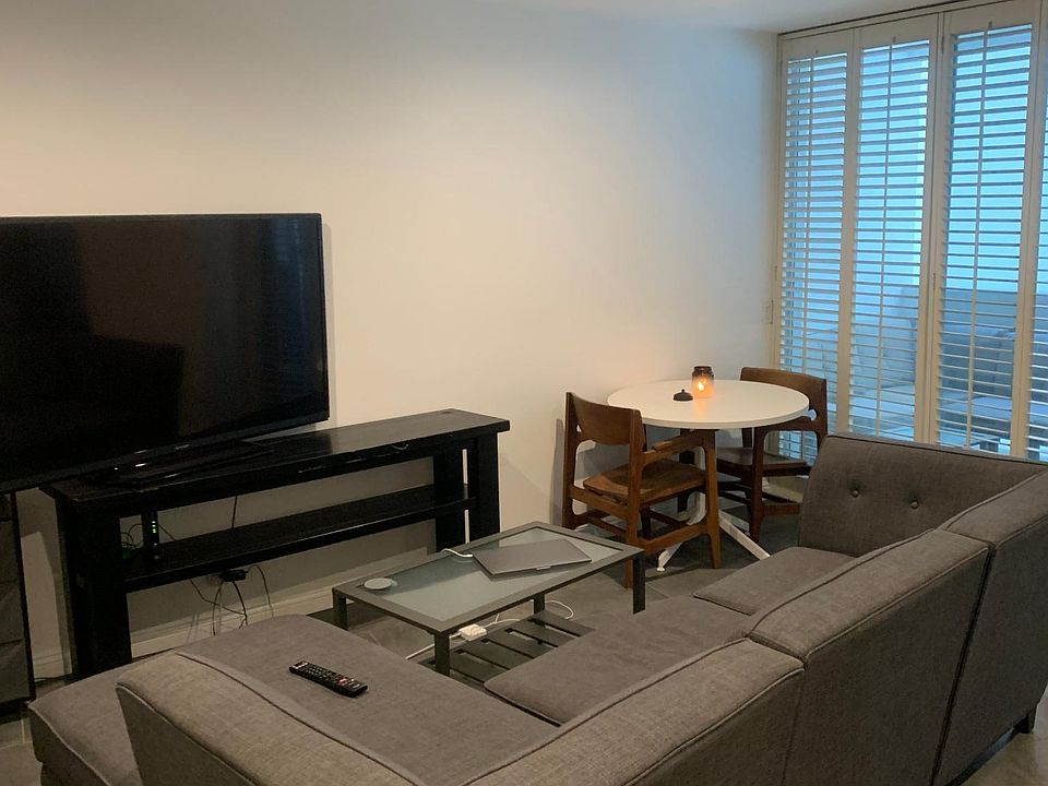 1st image of 7250 Franklin Ave Unit 306