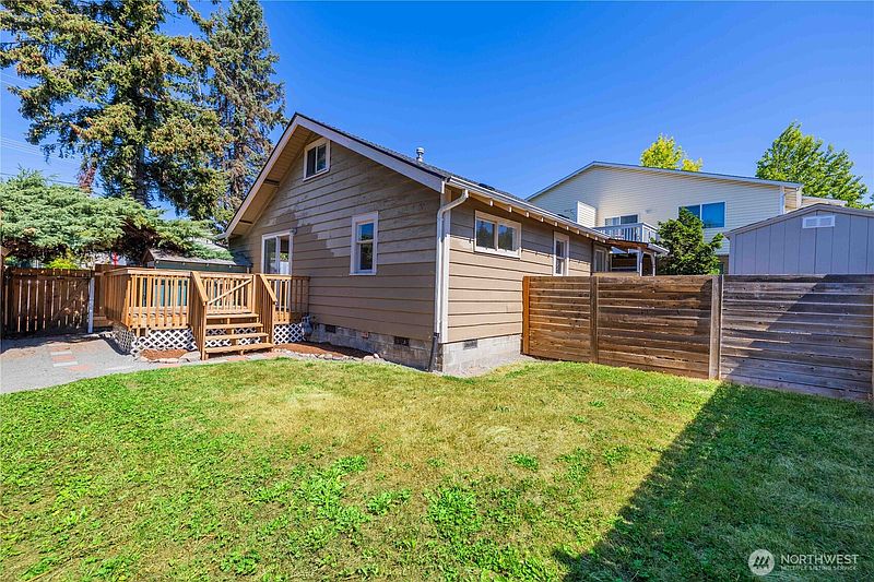 4th image of 1510 E Sunset Drive