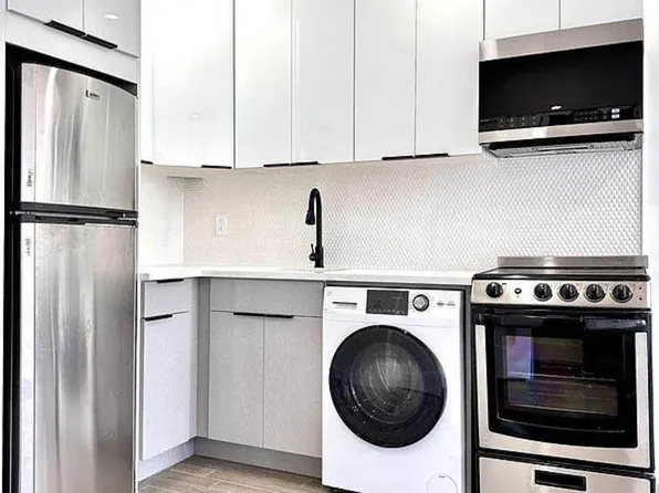 2112 Regent Place image 1 of 5