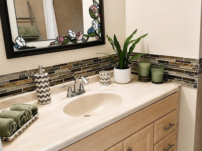 2821 Somerset Dr #312 — Photo 4