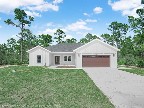 321 Roadrunner Ave, Sebring, FL 33870
