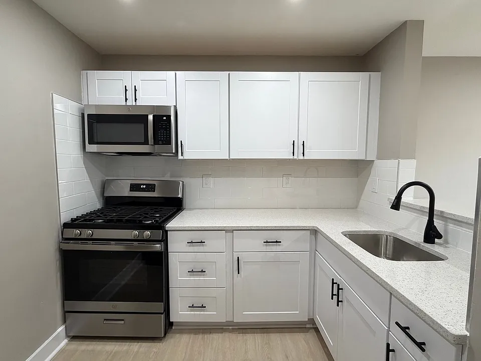 475 Park Ave #B8
