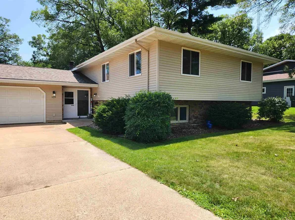428 Oakridge Dr, Portage, WI 53901