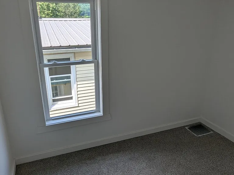 56 Penn St — Photo 14