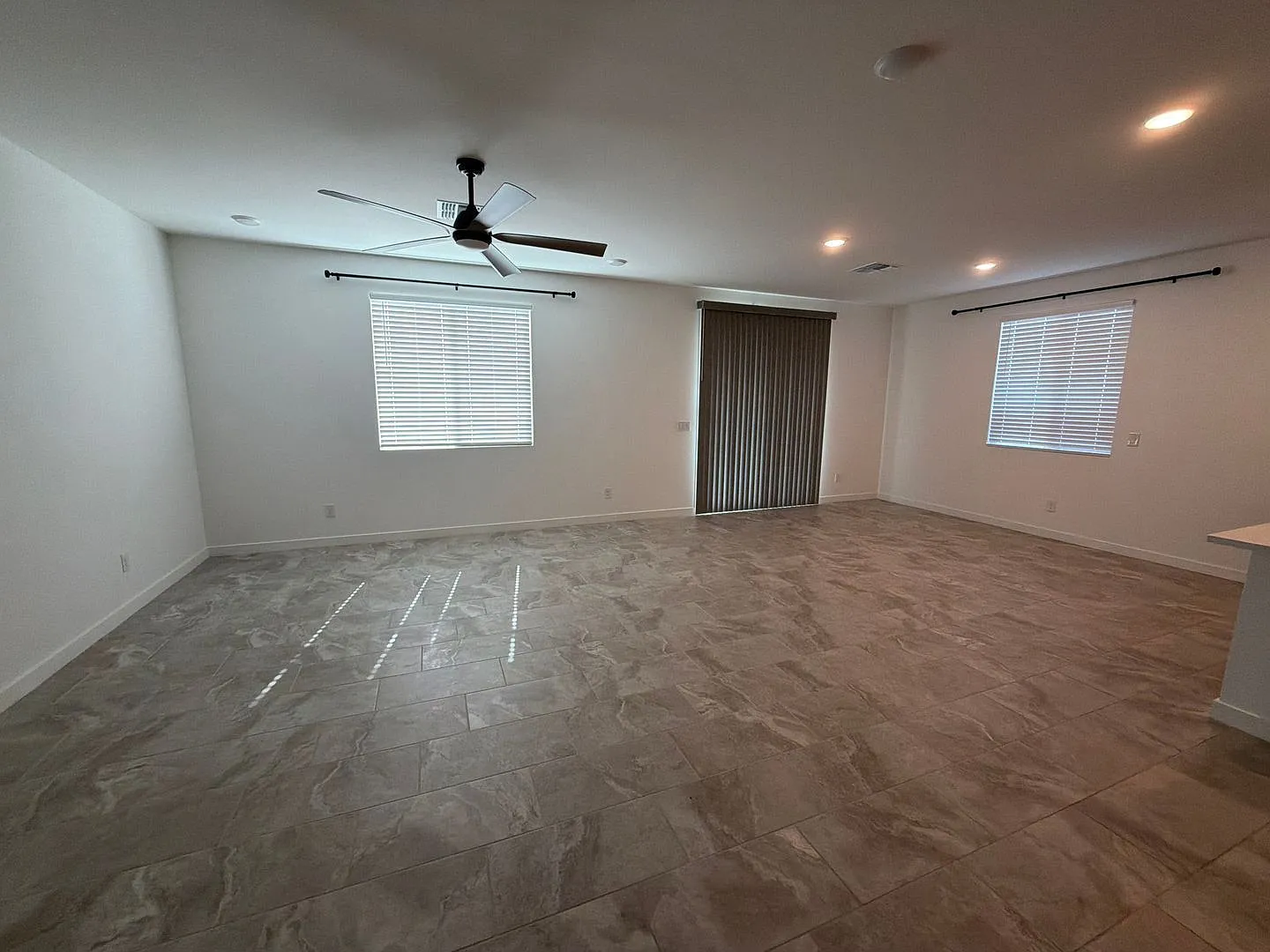 3 bed, 2.0 bath, 1776 sqft, $2,100 — Photo 2