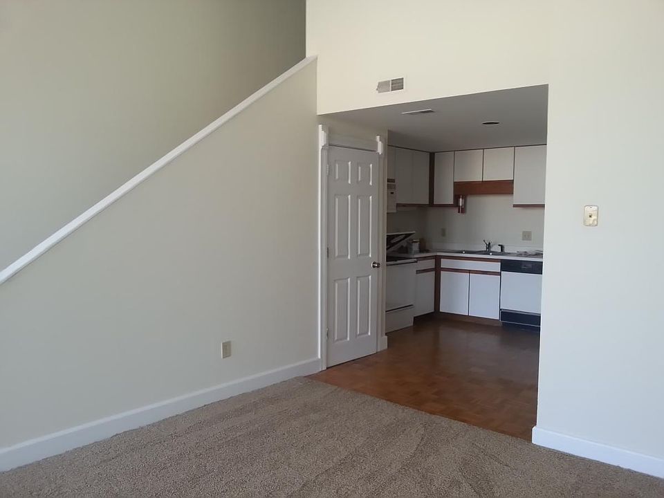 1st image of 1533 S Arbors Ln