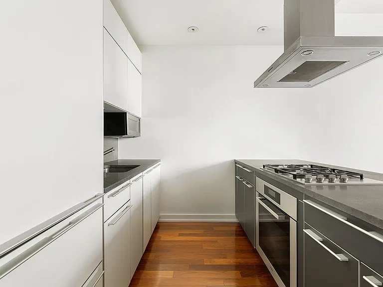 101 Warren St #790 — Photo 3