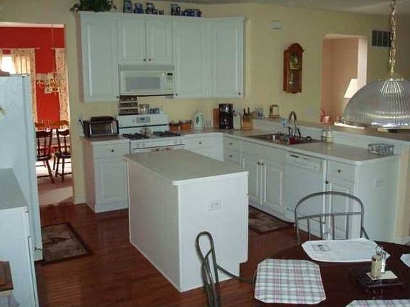 5th image of 14282 Esprit Dr