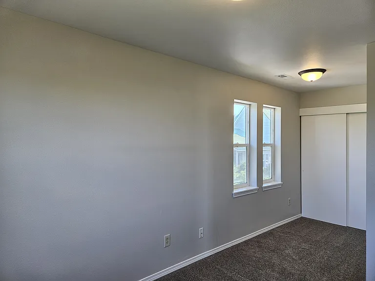 405 W 5th Ave — Photo 10