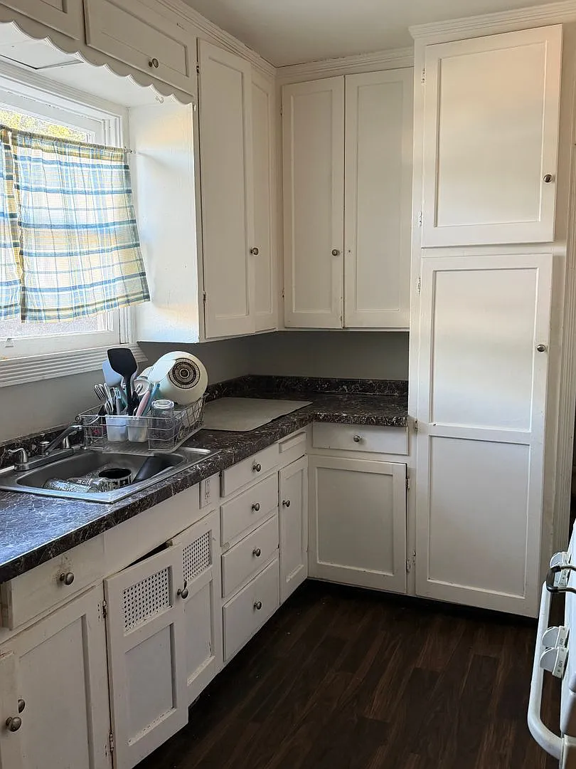 Single Story Home — Photo 2