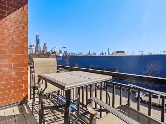 5th image of 1075 W Roosevelt Rd #308