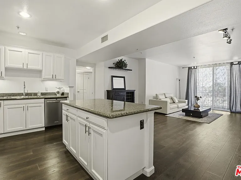 3740 Santa Rosalia Dr #223 — Photo 16