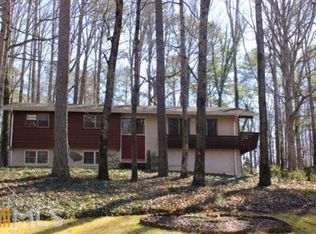 October Ln, Grantville, GA 30220