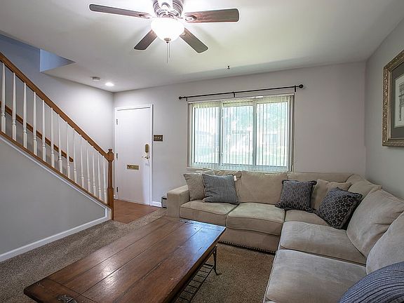 3rd image of 10585 Carroll Wood Way