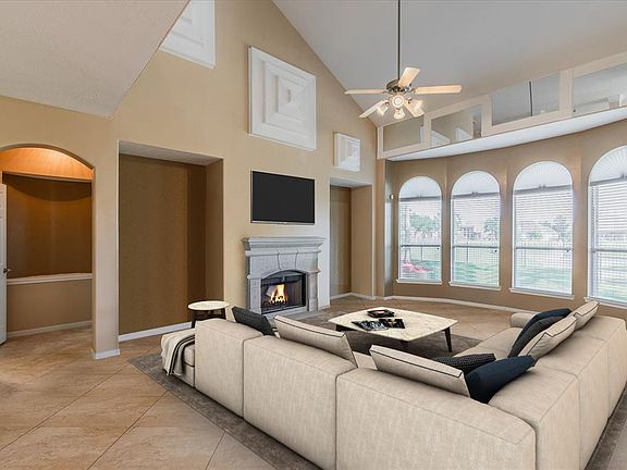 4th image of 1106 Blue Leaf Dr
