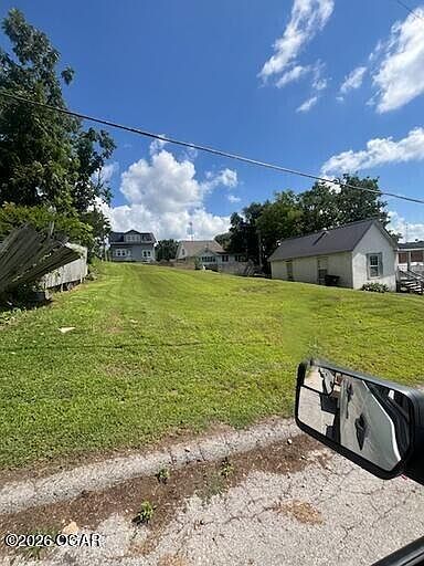2nd image of 206 W Beaver St