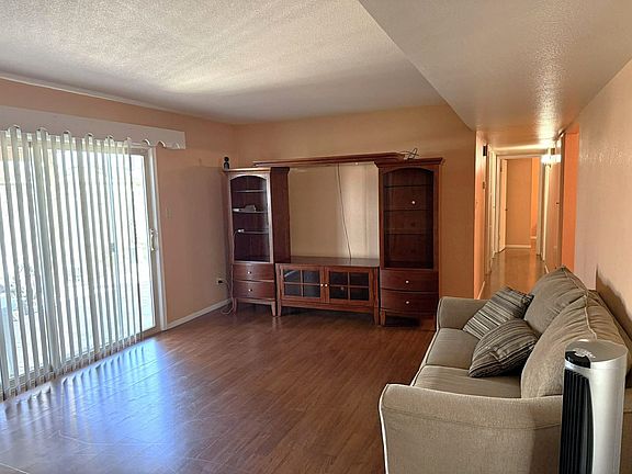 5th image of 2226 W 18th Pl