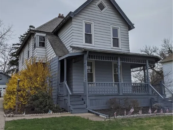 70 Center Rd, Bedford, OH 44146