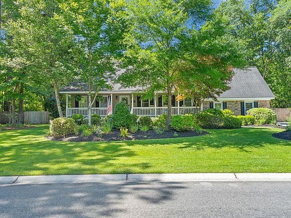 3rd image of 319 Middleton Blvd