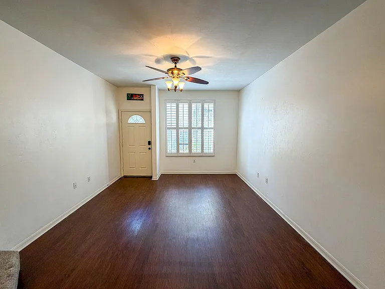 3521 SW 30th Way #105 — Photo 3