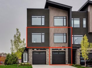 261 S Royal Elm Rd NW, Calgary, AB T3G5V6