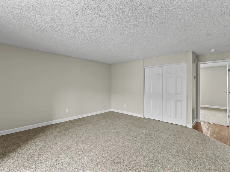 Irving Place Apartments — Photo 48
