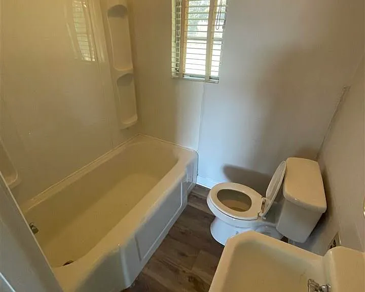 2124 N Governor Williams Hwy — Photo 11