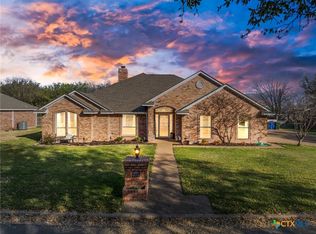627 Wheatland Dr, Mc Gregor, TX 76657